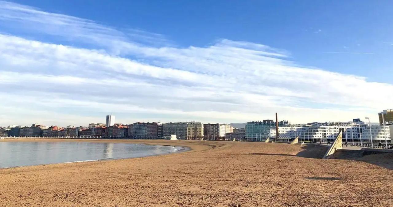Apto. Vista Playa Poniente Хихон Екстериор снимка
