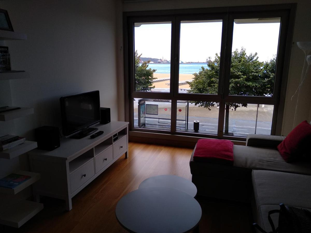Apto. Vista Playa Poniente Хихон Екстериор снимка